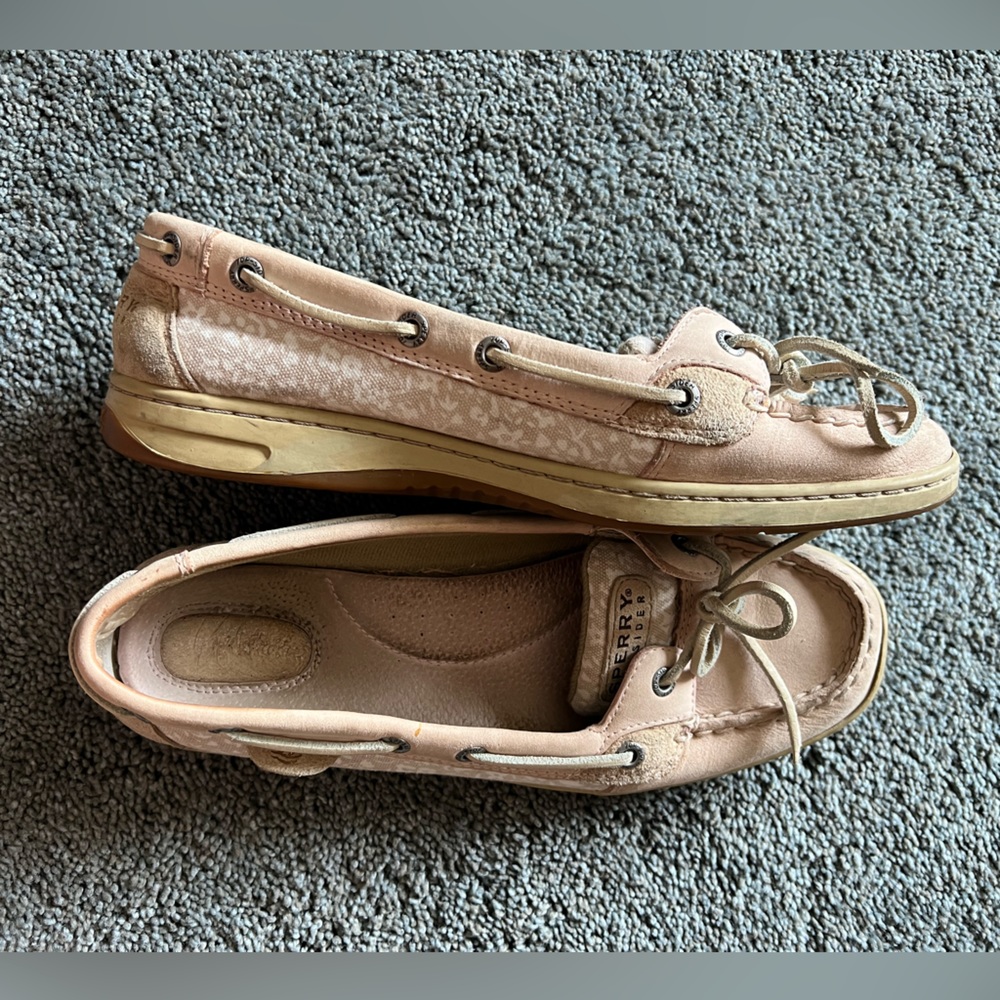 Sperry Topsider Pink Boat Shoes - Women’s Size 9